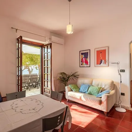 Cristina Al Mare - Artemisia Homes *